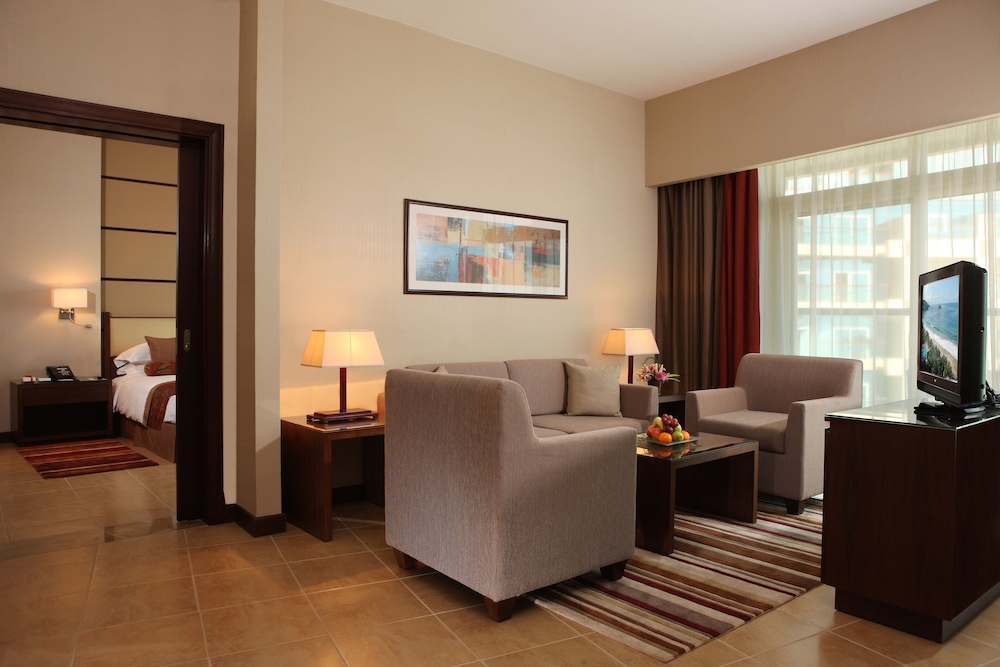 Khalidiya Palace Rayhaan by Rotana — Hotel rooms in Abu Dhabi