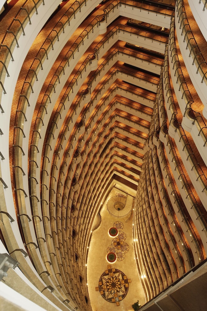 Khalidiya Palace Rayhaan by Rotana — Hotel building in Abu Dhabi