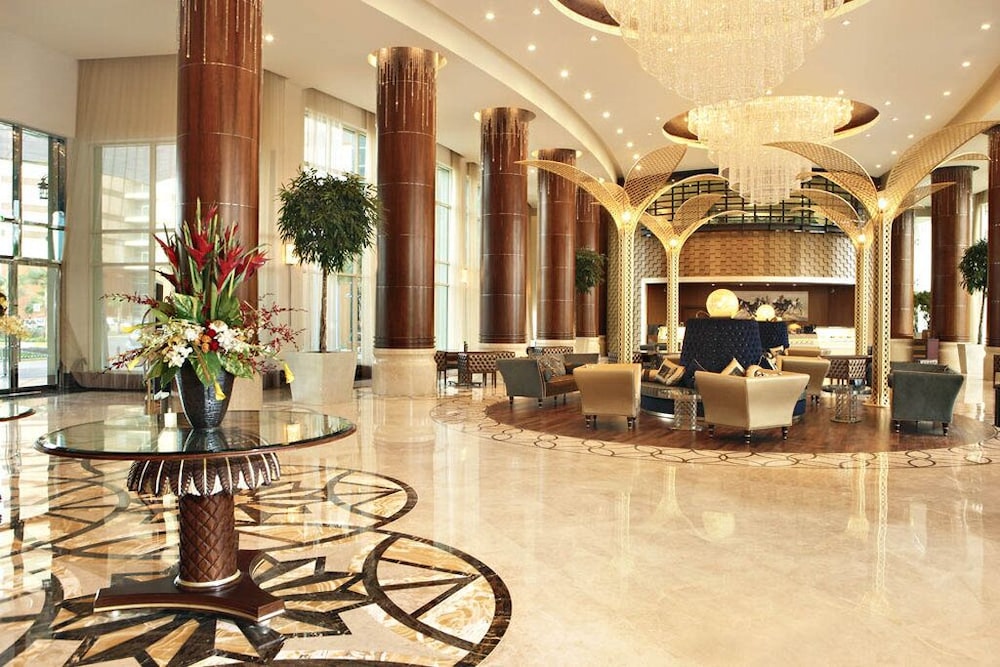 Khalidiya Palace Rayhaan by Rotana — Hotel building in Abu Dhabi