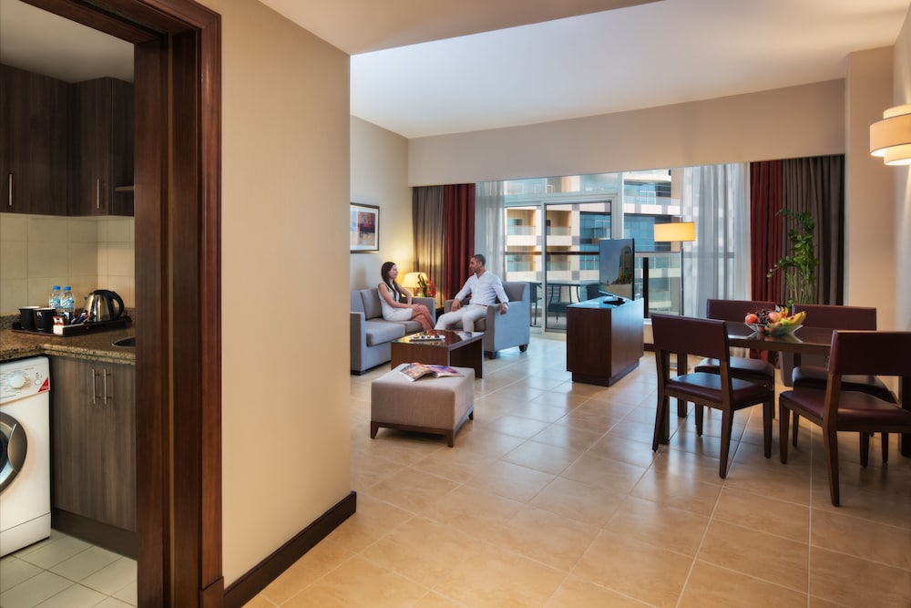 Khalidiya Palace Rayhaan by Rotana — Hotel rooms in Abu Dhabi