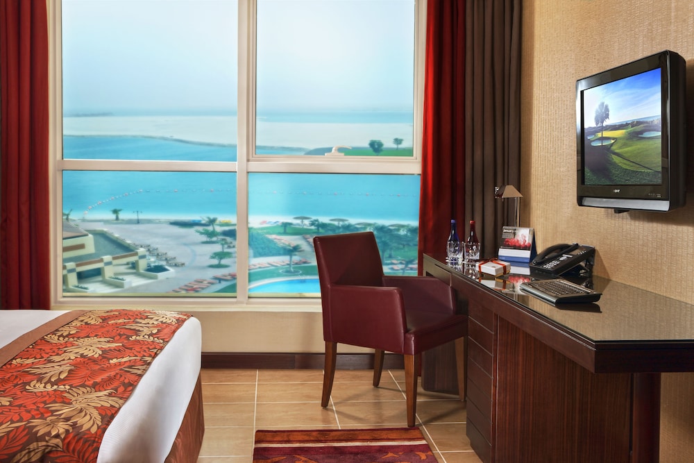 Khalidiya Palace Rayhaan by Rotana — Hotel rooms in Abu Dhabi