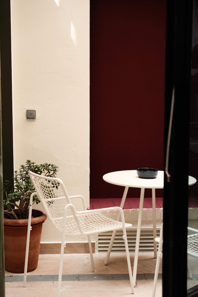 Hôtel Dalila — Hotel building in Paris, Ile-de-France