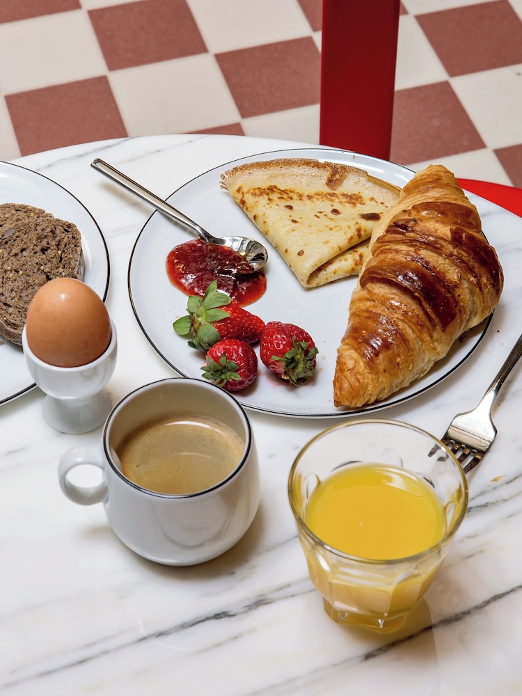 Hôtel Dalila — Restaurant & bars in Paris, Ile-de-France