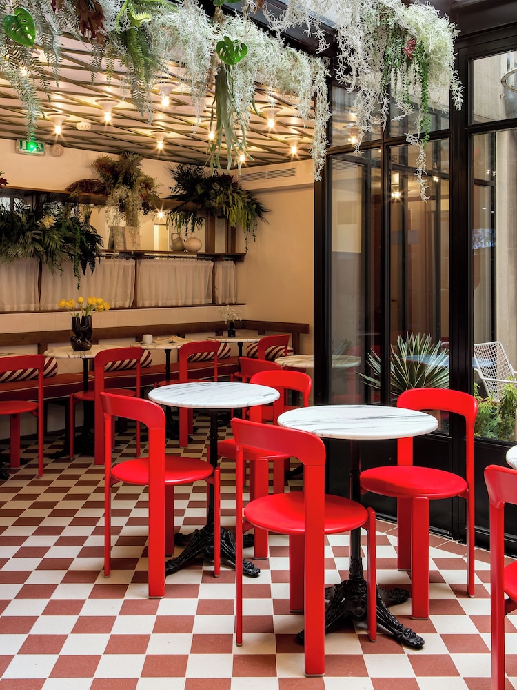 Hôtel Dalila — Restaurant & bars in Paris, Ile-de-France