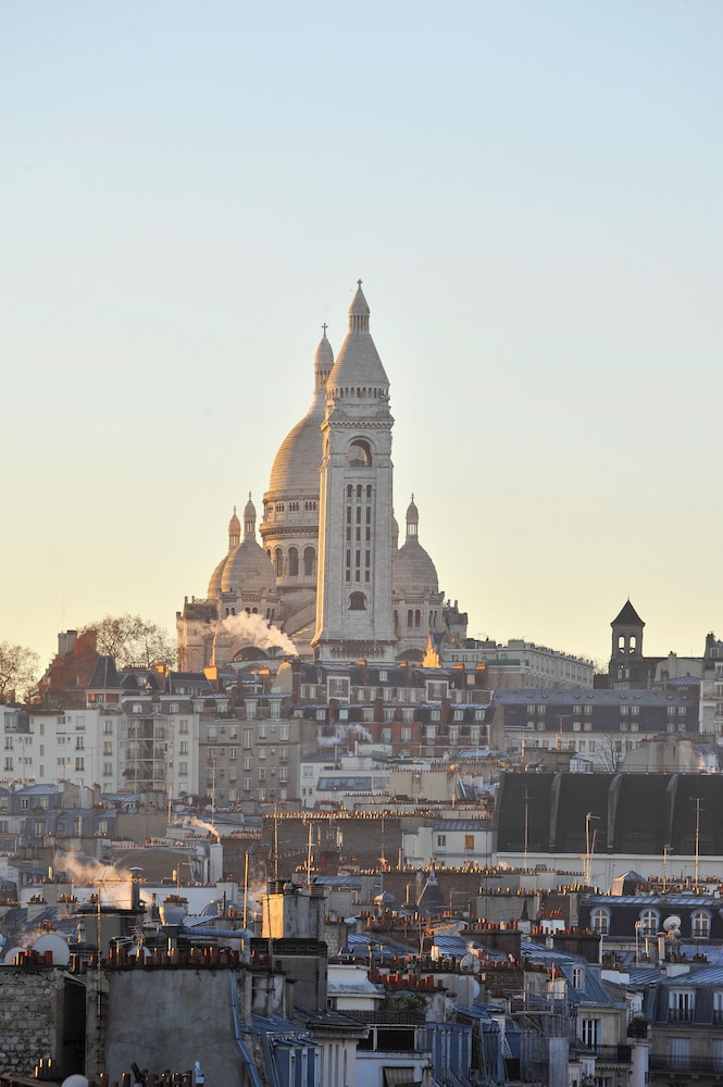 Hôtel Dalila — Attractions in the area in Paris, Ile-de-France