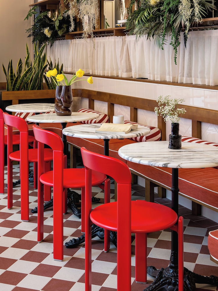 Hôtel Dalila — Restaurant & bars in Paris, Ile-de-France