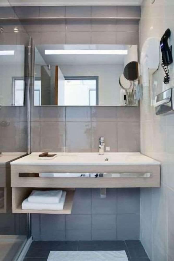 Hotel Paris Bastille — Hotel rooms in Paris, Ile-de-France
