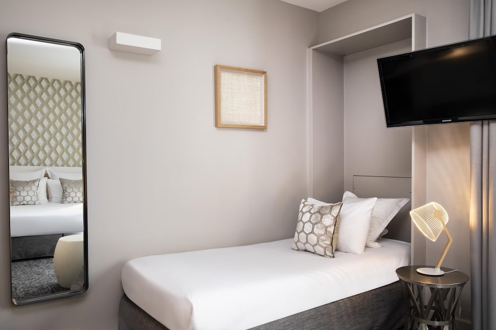 Hotel Paris Bastille — Hotel rooms in Paris, Ile-de-France