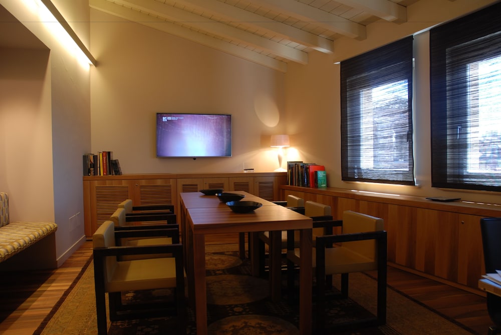 Palazzo Ai Capitani — Hotel rooms in Peschiera del Garda, Veneto