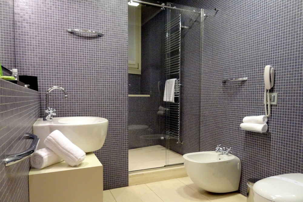 Palazzo Ai Capitani — Hotel rooms in Peschiera del Garda, Veneto