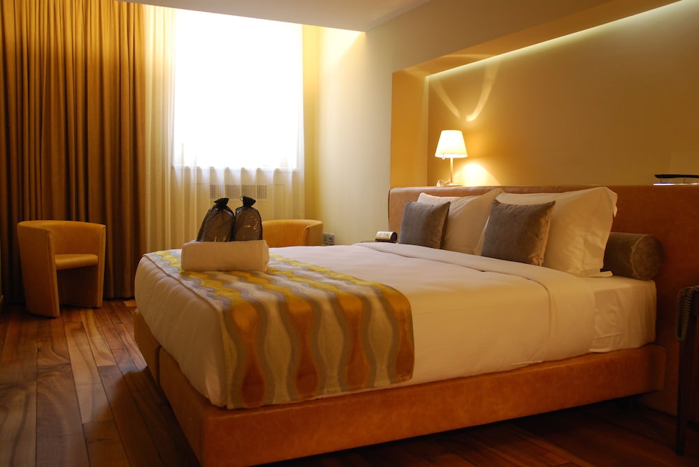 Palazzo Ai Capitani — Hotel rooms in Peschiera del Garda, Veneto