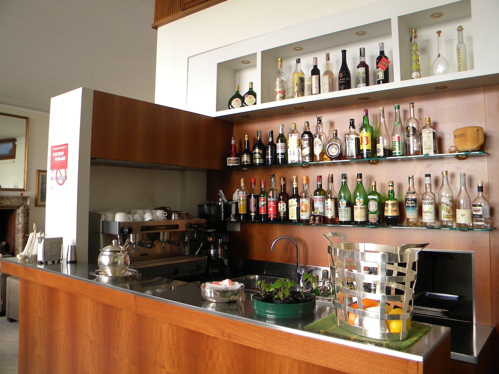 Albergo Ristorante Tre Re — Restaurant & bars in Como, Lombardy