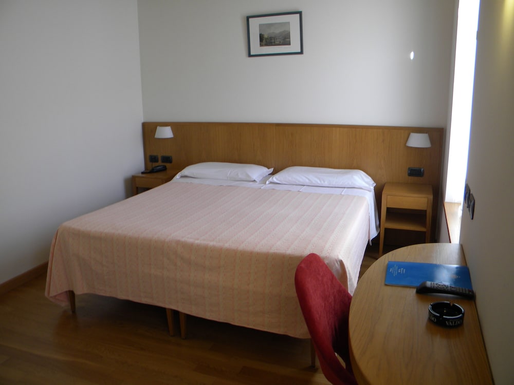 Albergo Ristorante Tre Re — Hotel rooms in Como, Lombardy