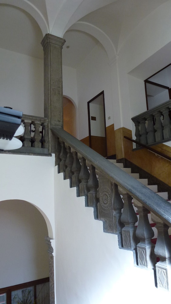 Albergo Ristorante Tre Re — Hotel building in Como, Lombardy
