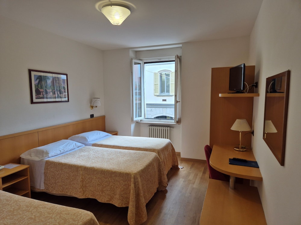 Albergo Ristorante Tre Re — Hotel rooms in Como, Lombardy