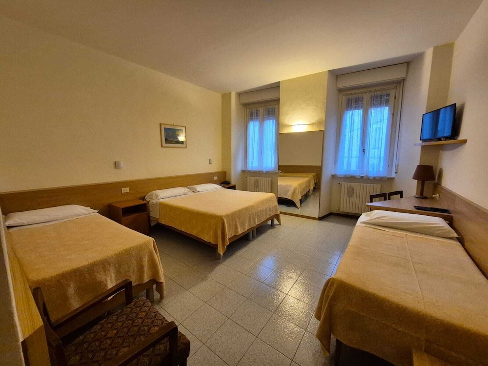 Albergo Ristorante Tre Re — Hotel rooms in Como, Lombardy