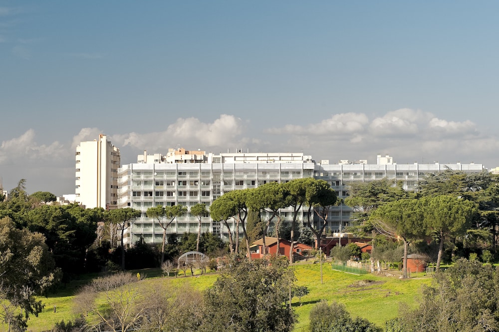 Occidental Aran Park — Hotel building in Rome, Lazio