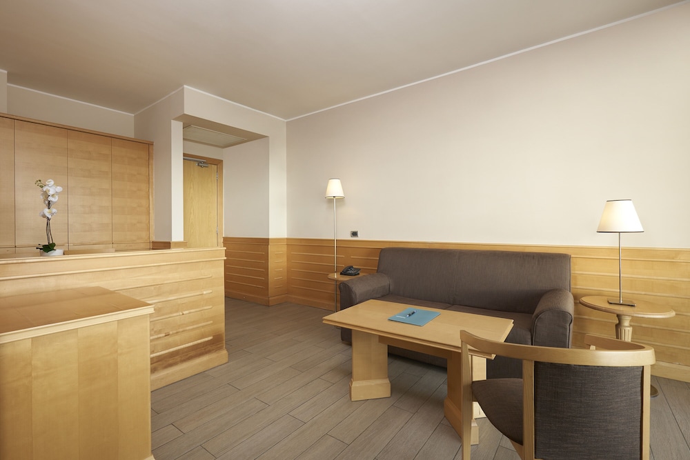 Occidental Aran Park — Hotel rooms in Rome, Lazio