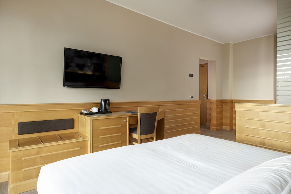 Occidental Aran Park — Hotel rooms in Rome, Lazio