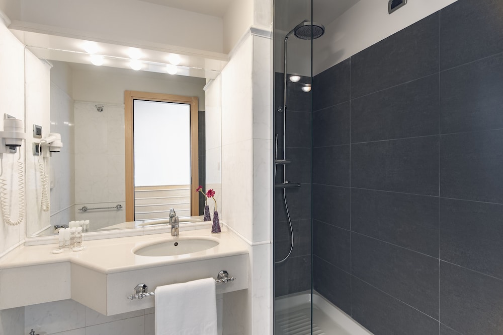 Occidental Aran Park — Hotel rooms in Rome, Lazio