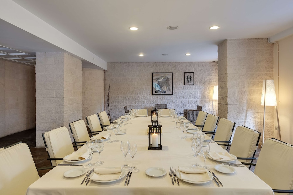 Occidental Aran Park — Restaurant & bars in Rome, Lazio