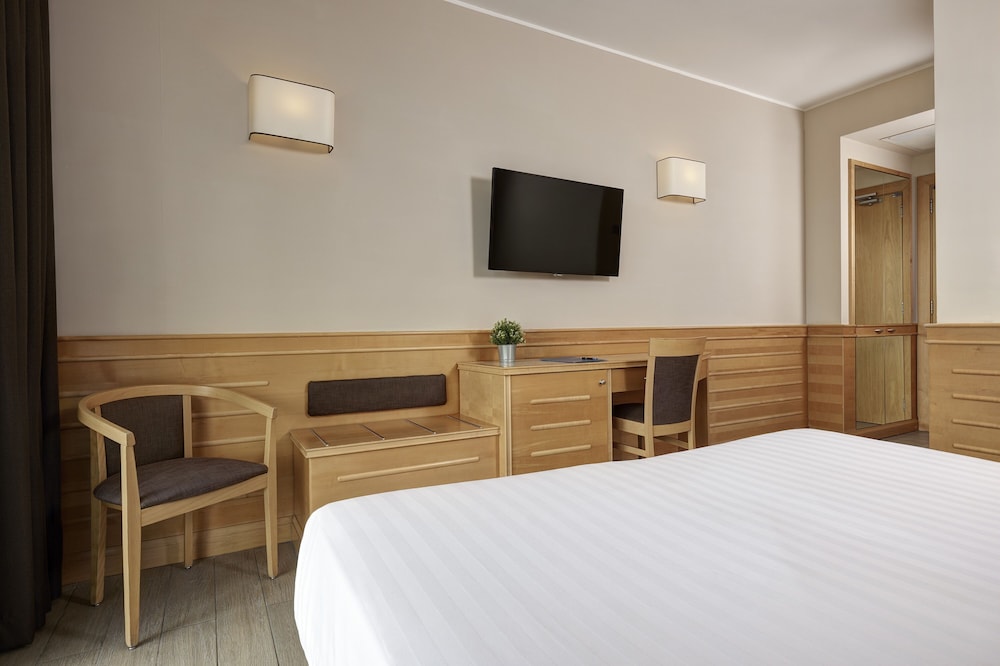 Occidental Aran Park — Hotel rooms in Rome, Lazio