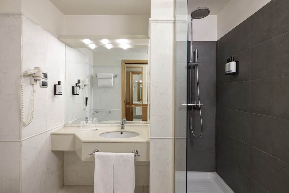 Occidental Aran Park — Hotel rooms in Rome, Lazio