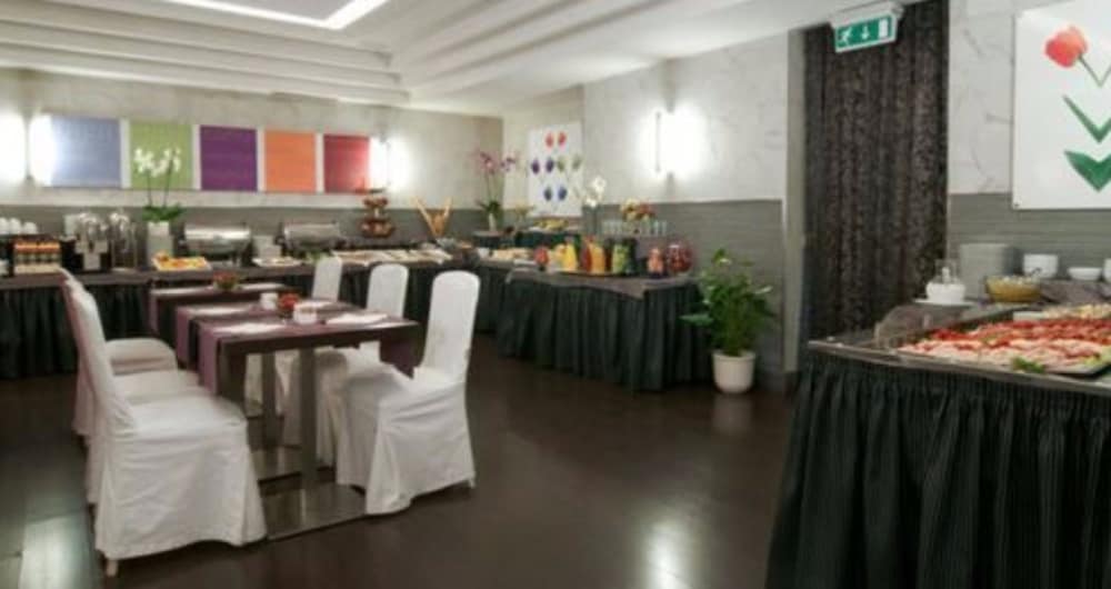 Hotel Ariston — Restaurant & bars in Rome, Lazio