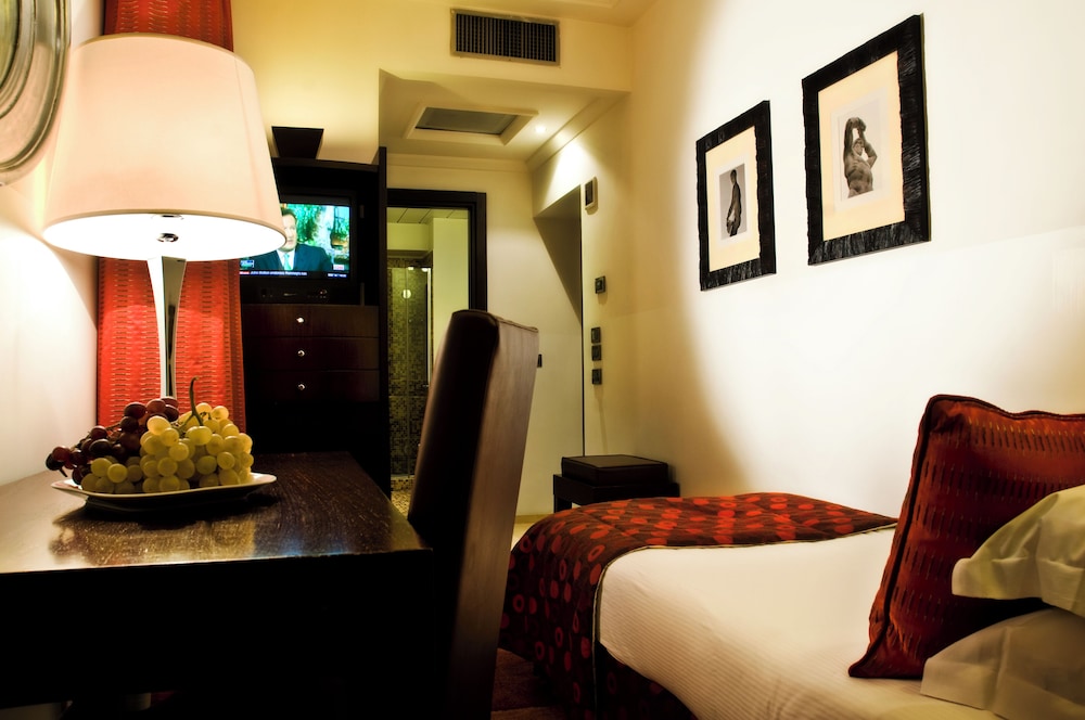 Hotel Ariston — Hotel rooms in Rome, Lazio