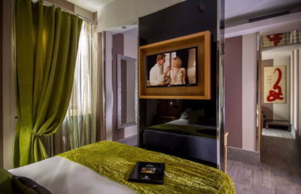 Hotel Ariston — Hotel rooms in Rome, Lazio