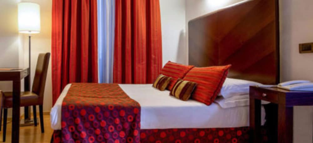 Hotel Ariston — Hotel rooms in Rome, Lazio