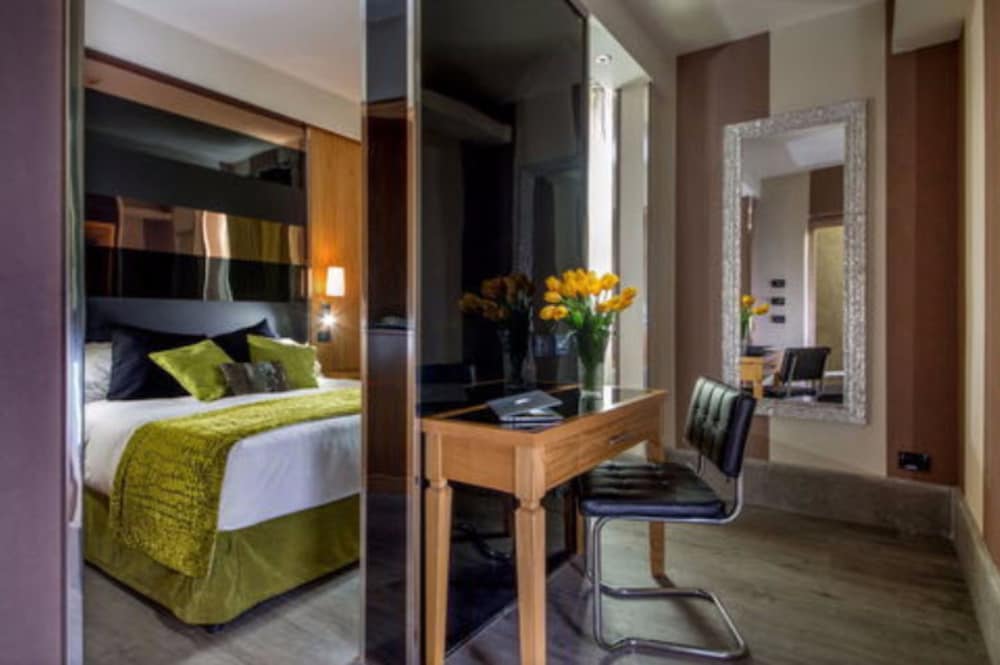 Hotel Ariston — Hotel rooms in Rome, Lazio