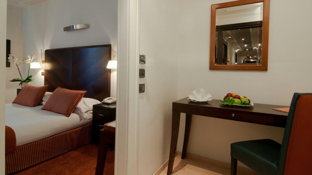 Hotel Ariston — Hotel rooms in Rome, Lazio