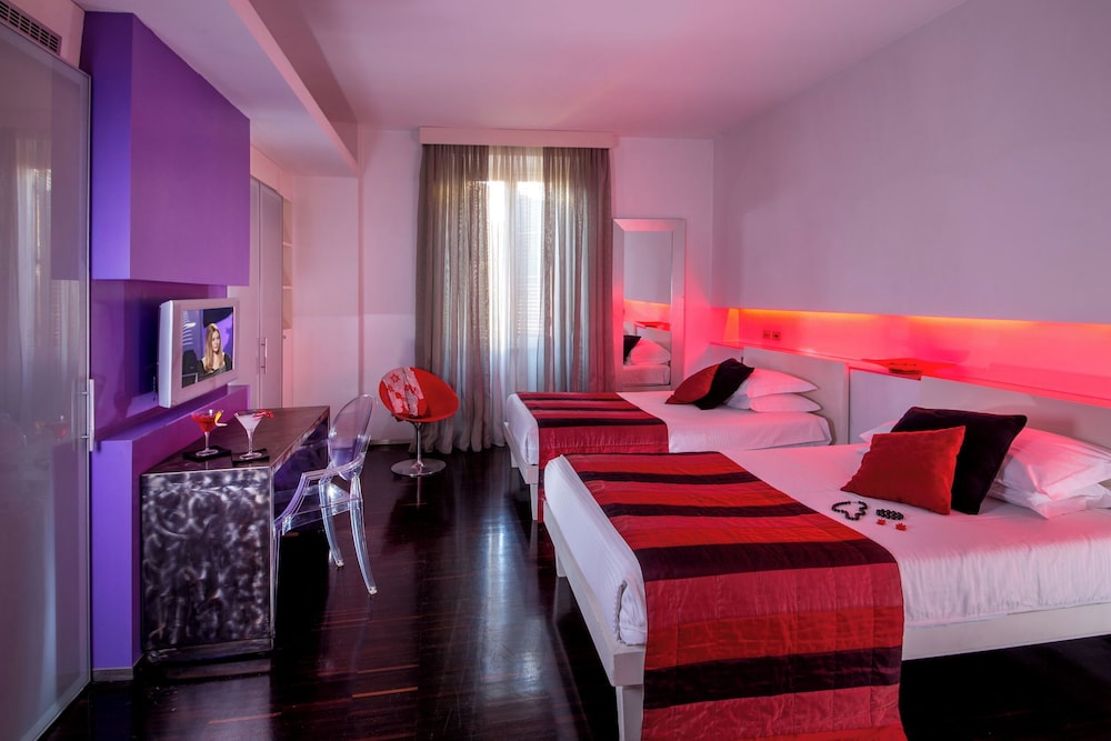 Hotel Ariston — Hotel rooms in Rome, Lazio