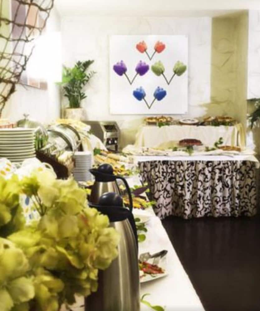 Hotel Ariston — Restaurant & bars in Rome, Lazio
