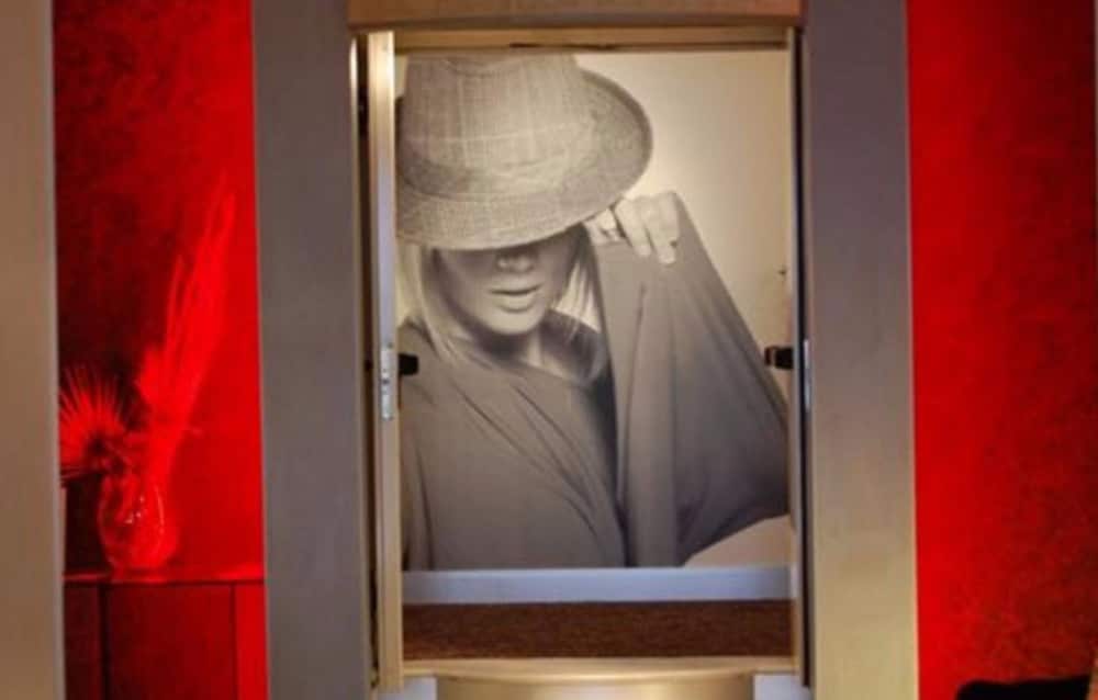 Hotel Ariston — Hotel rooms in Rome, Lazio