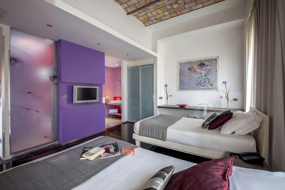 Hotel Ariston — Hotel rooms in Rome, Lazio