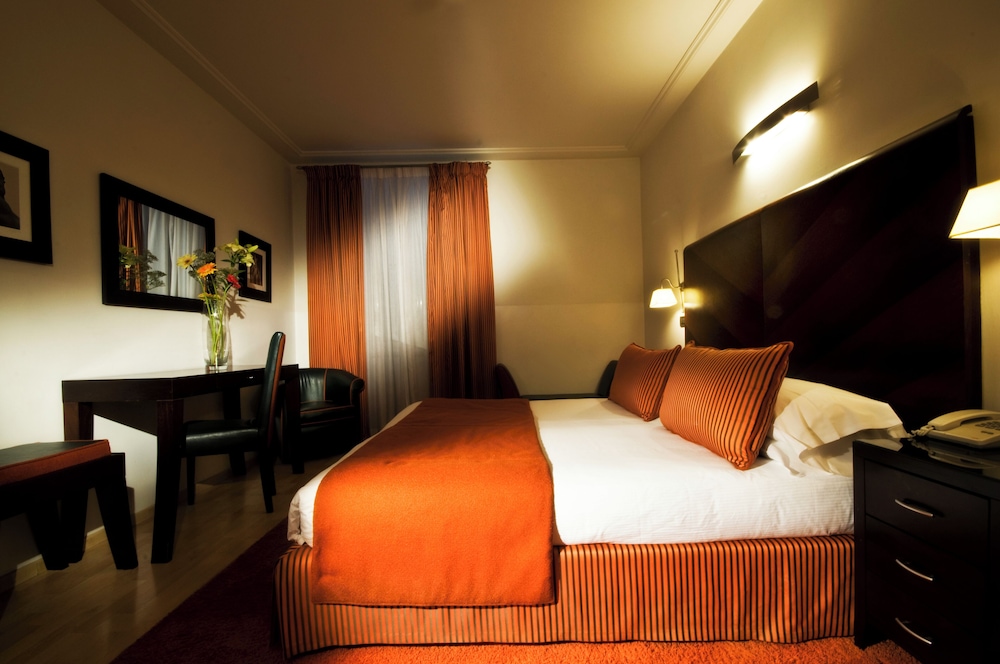 Hotel Ariston — Hotel rooms in Rome, Lazio
