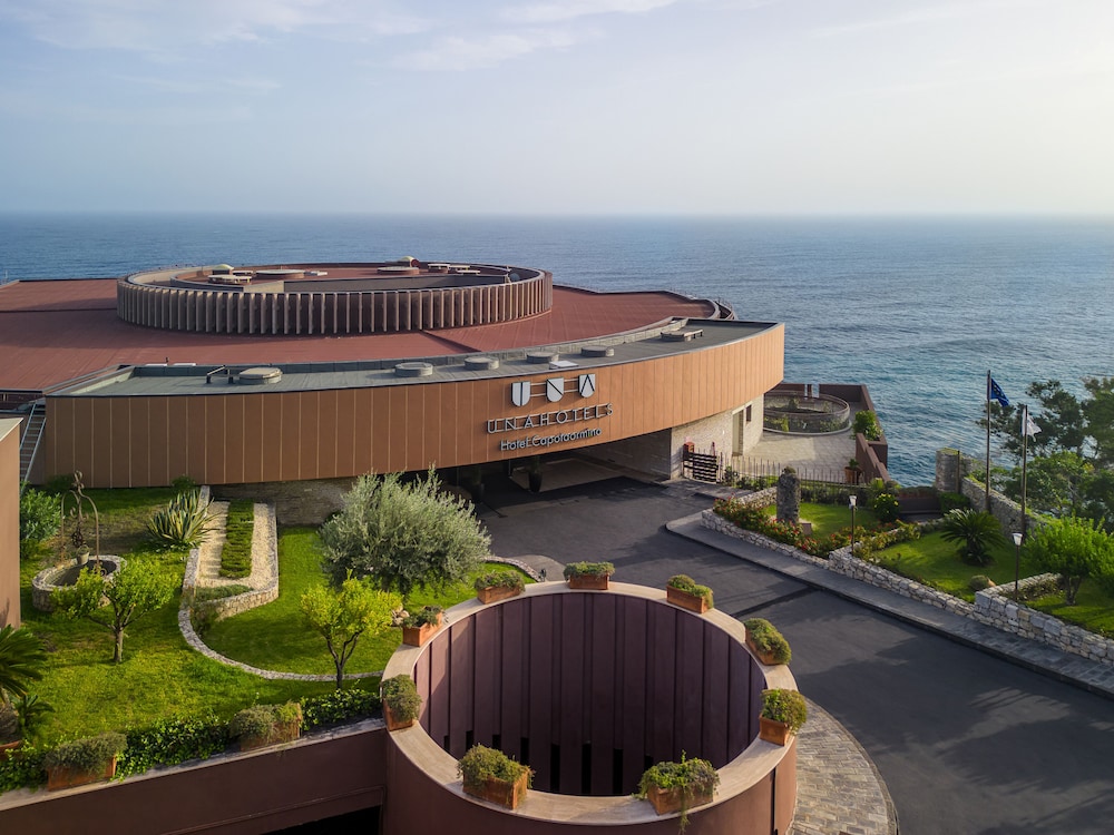UNA Hotels Capotaormina — Hotel building in Taormina, Sicily