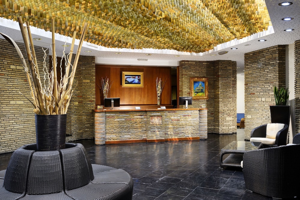 UNA Hotels Capotaormina — Hotel building in Taormina, Sicily