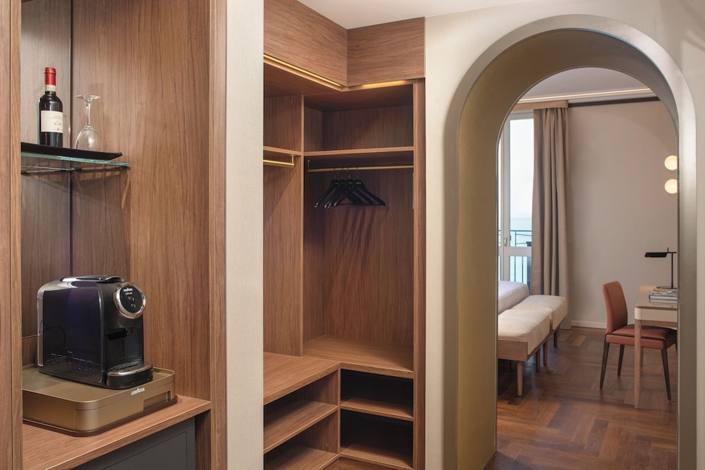 UNA Hotels Capotaormina — Hotel rooms in Taormina, Sicily