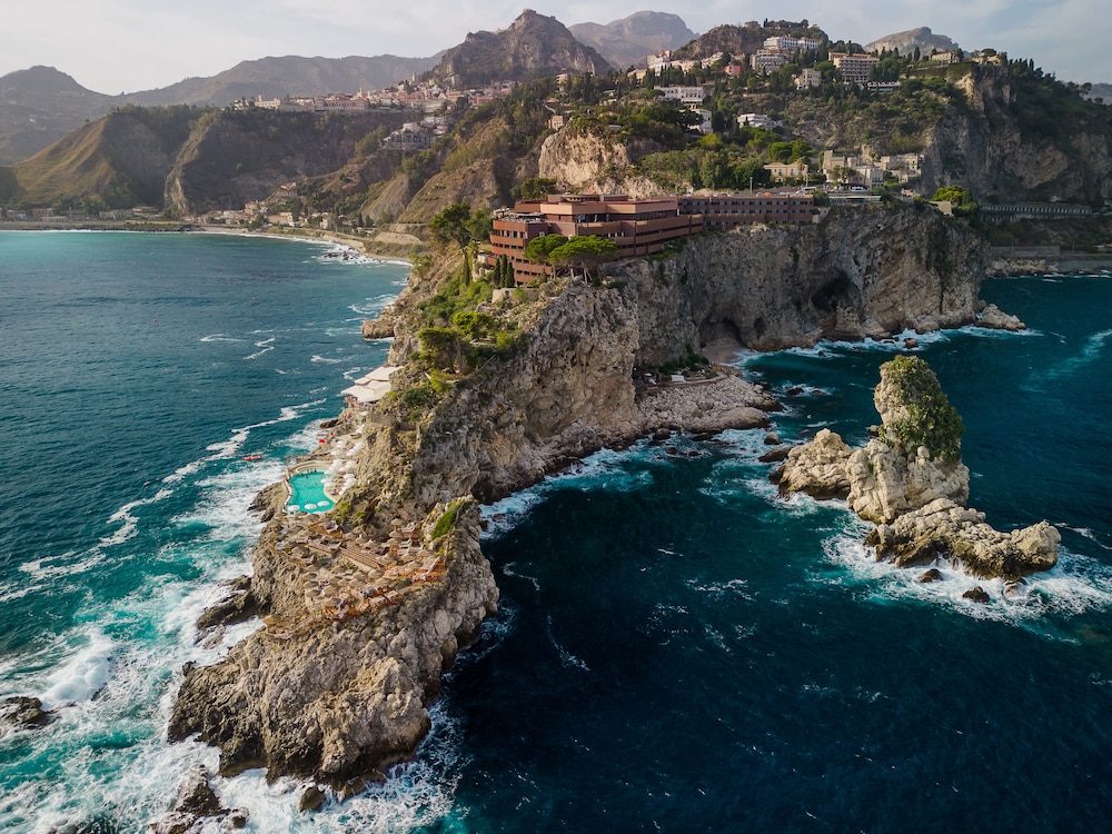 UNA Hotels Capotaormina — Hotel building in Taormina, Sicily
