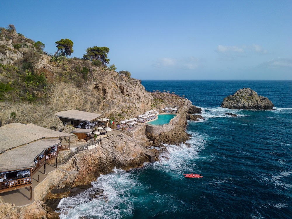 UNA Hotels Capotaormina — Swimming pool in Taormina, Sicily