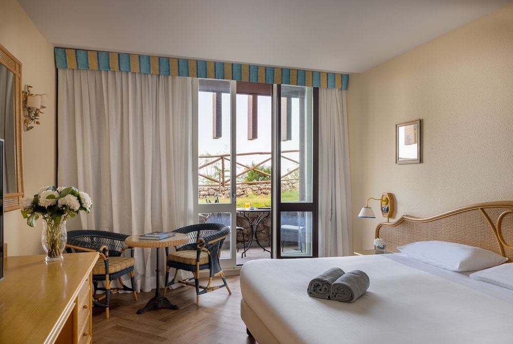 UNA Hotels Capotaormina — Hotel rooms in Taormina, Sicily