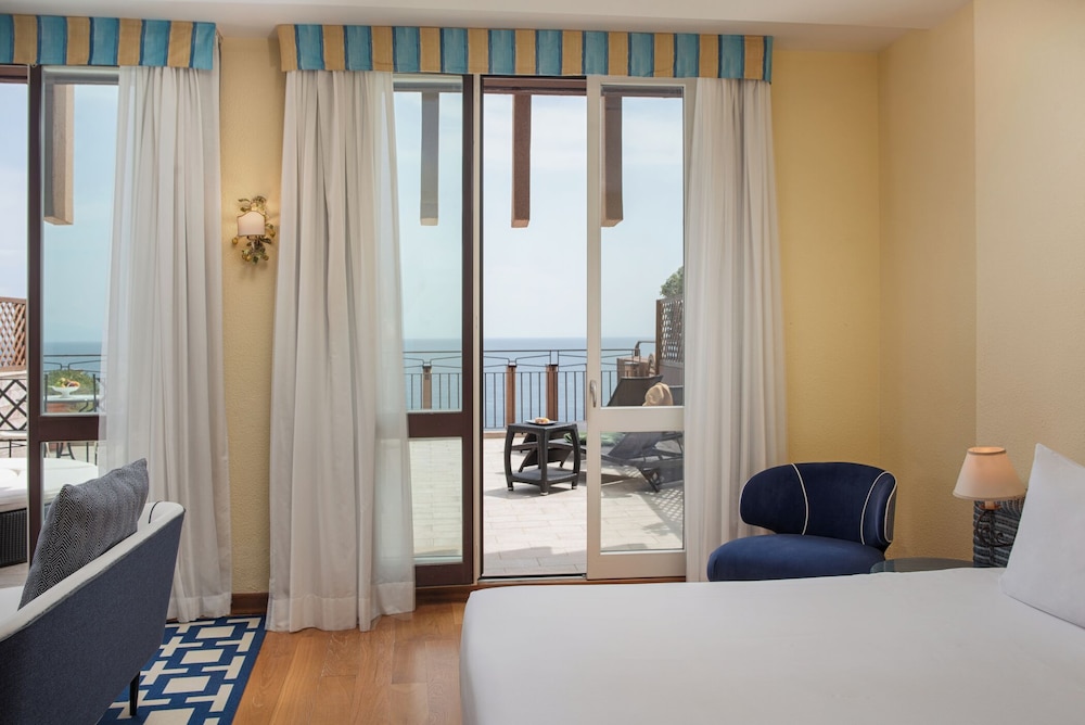 UNA Hotels Capotaormina — Hotel rooms in Taormina, Sicily