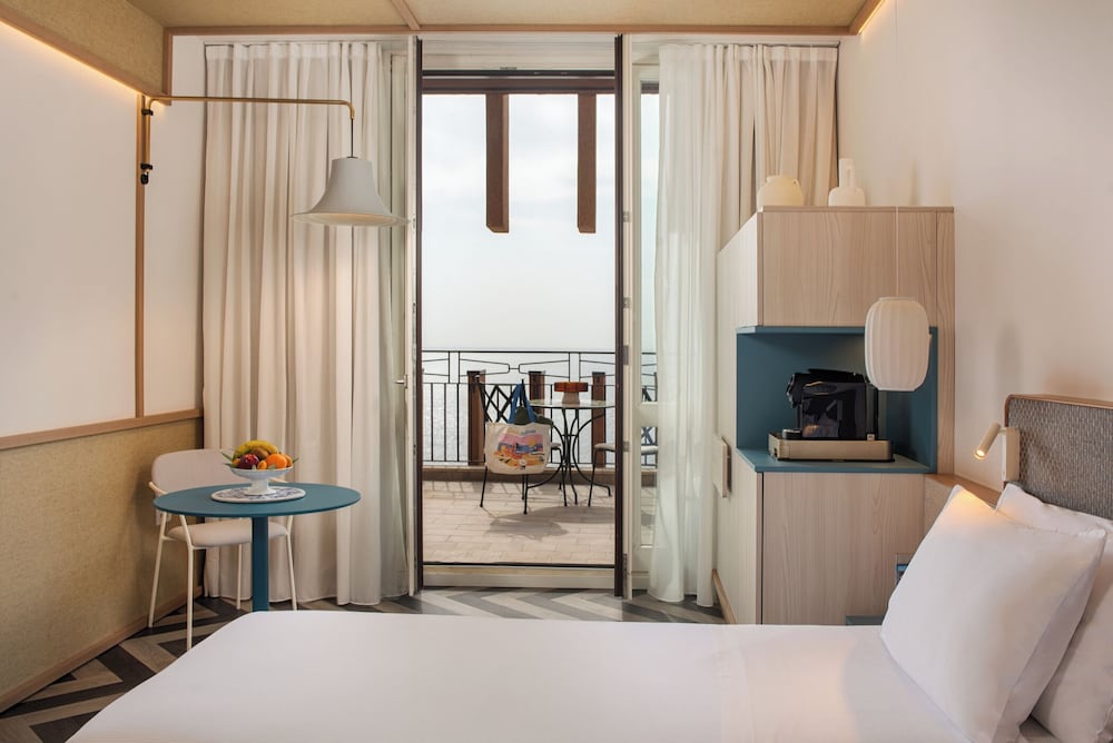 UNA Hotels Capotaormina — Hotel rooms in Taormina, Sicily