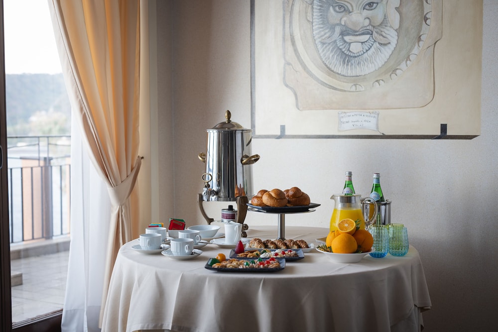 UNA Hotels Capotaormina — Restaurant & bars in Taormina, Sicily