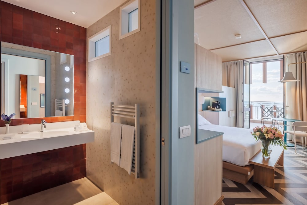 UNA Hotels Capotaormina — Hotel rooms in Taormina, Sicily