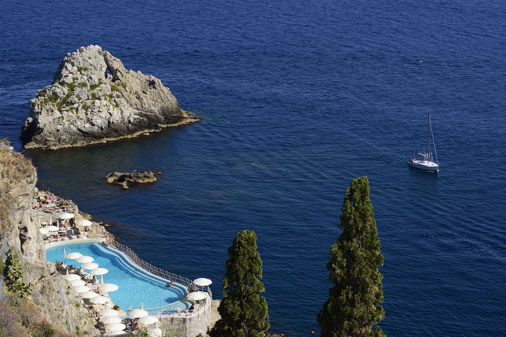 UNA Hotels Capotaormina — Swimming pool in Taormina, Sicily