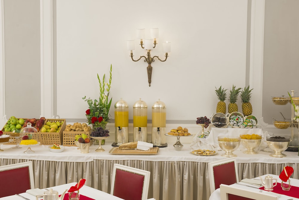 Bettoja Hotel Massimo D'Azeglio — Restaurant & bars in Rome, Lazio